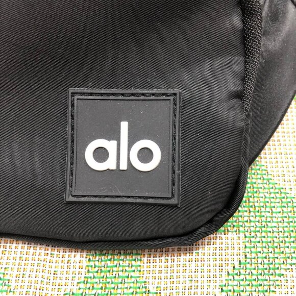 Alo Yoga Black Explorer Fanny Pack 3L Nylon Waist Bag - Picture 5 of 6